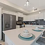 Sweet Suite Sleeps 6 Storey Lake By Shine Villas Apts