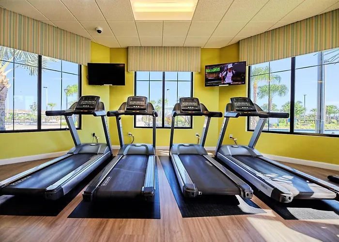 Sweet Suite Sleeps 6 Storey Lake By Shine Villas Apts