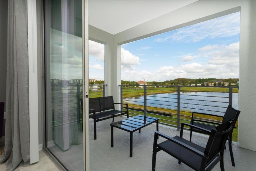 Apartment Sweet Sleeps 6 Storey By Shine Apts