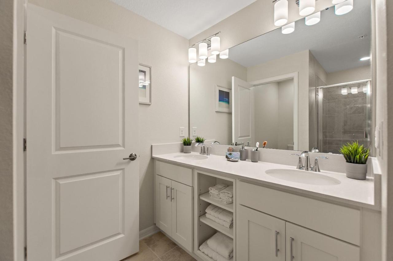 Apartment Sweet Sleeps 6 Storey By Shine Apts Kissimmee