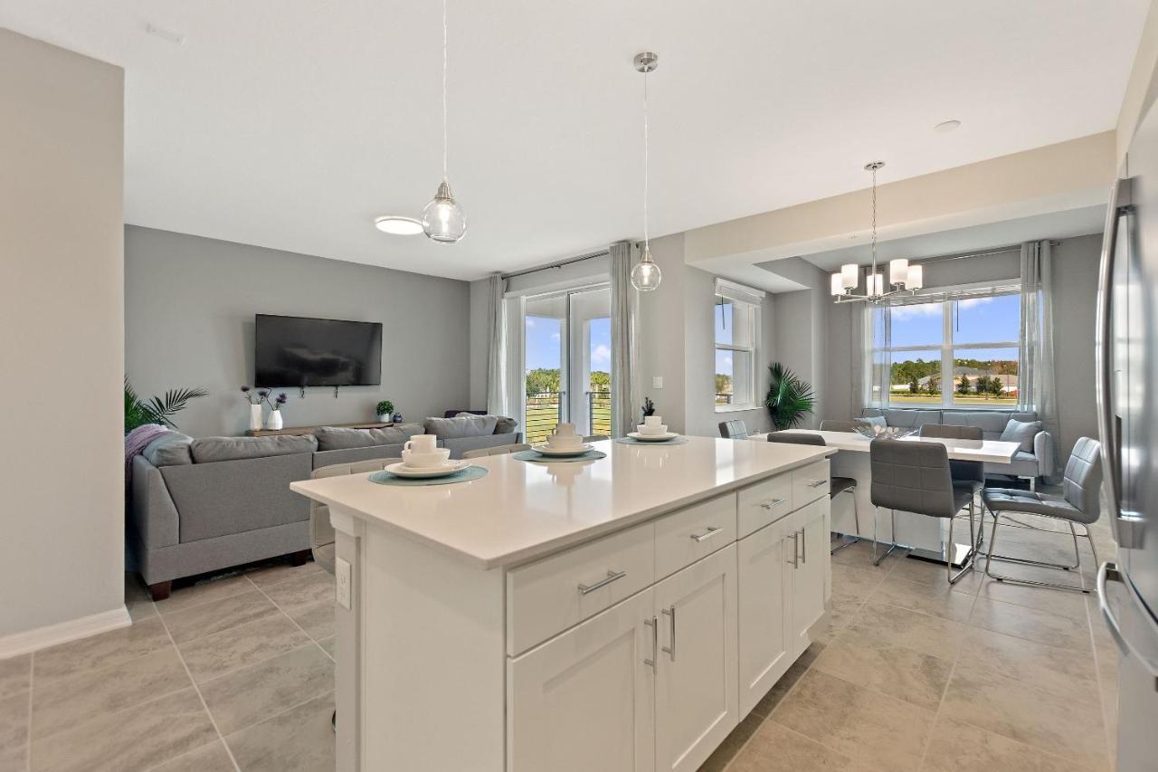 Sweet Sleeps 6 Storey By Shine Apts Apartment